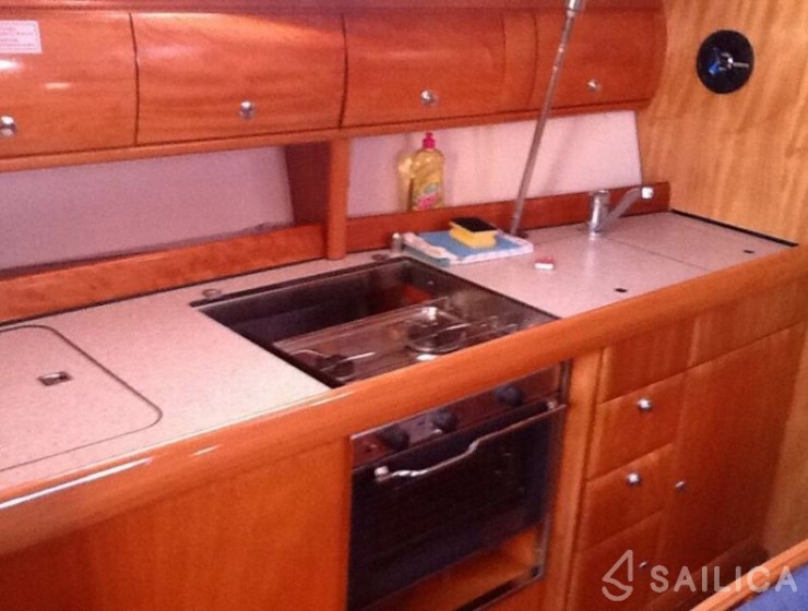 Bavaria 39 Cruiser - Yacht Charter Sailica