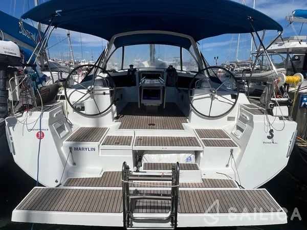 Oceanis 48 - Yacht Charter Sailica