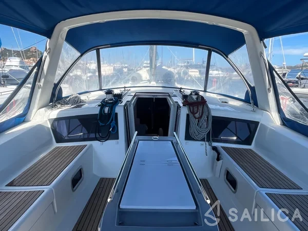 Oceanis 48 - Yacht Charter Sailica