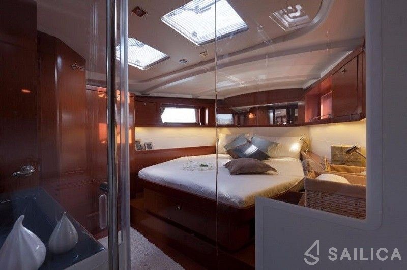 Oceanis 48 - Yacht Charter Sailica