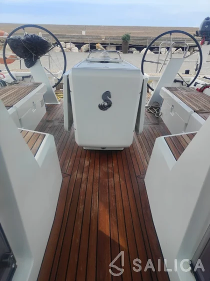 Oceanis 51.1 - Yacht Charter Sailica