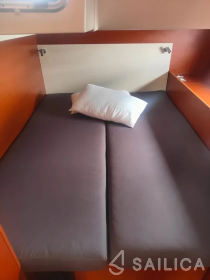 Oceanis 51.1 - Yacht Charter Sailica