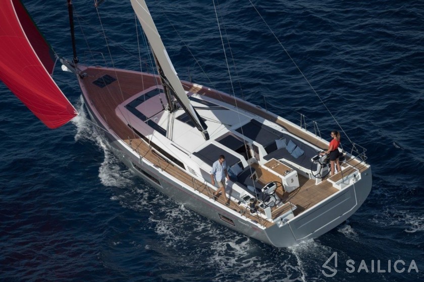 Oceanis 51.1 - Yacht Charter Sailica