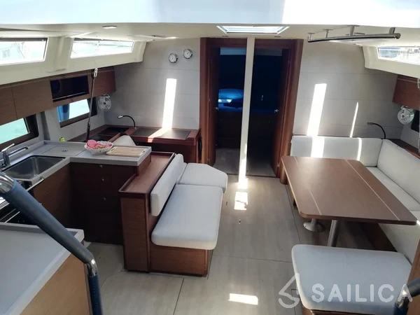 Oceanis 51.1 - Yacht Charter Sailica
