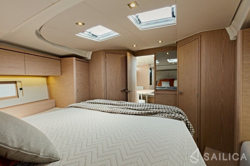 Oceanis 51.1 - Yacht Charter Sailica