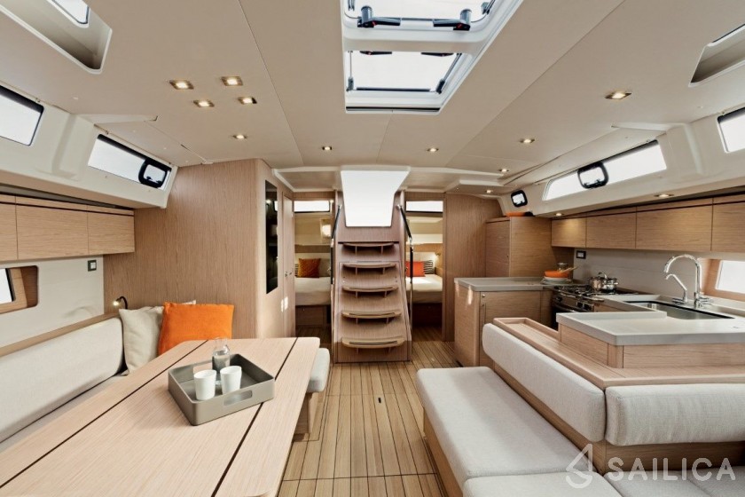 Oceanis 51.1 - Yacht Charter Sailica