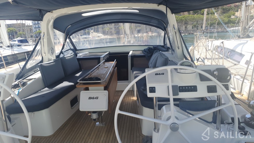 Oceanis 60 - Yacht Charter Sailica