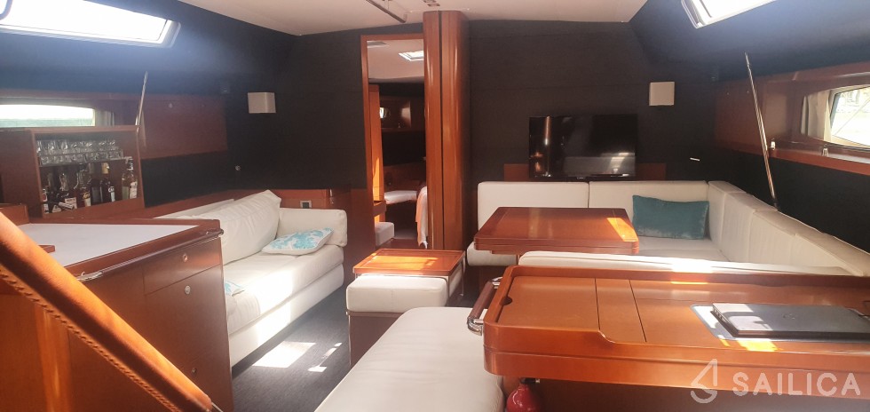 Oceanis 60 - Yacht Charter Sailica