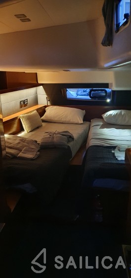 Oceanis 60 - Yacht Charter Sailica