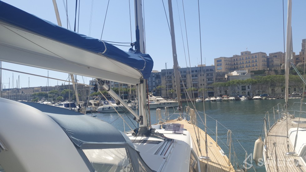 Oceanis 60 - Yacht Charter Sailica