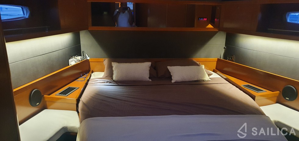 Oceanis 60 - Yacht Charter Sailica