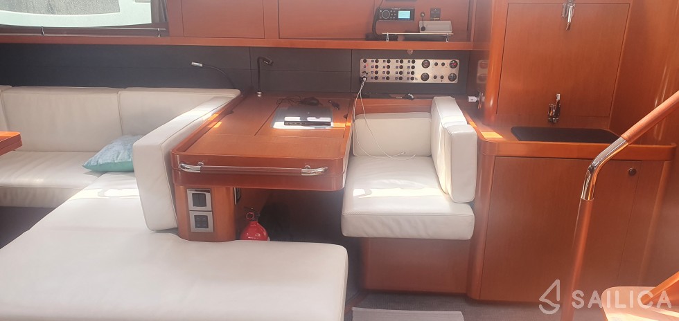 Oceanis 60 - Yacht Charter Sailica
