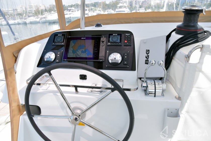 Lagoon 42 - Yacht Charter Sailica