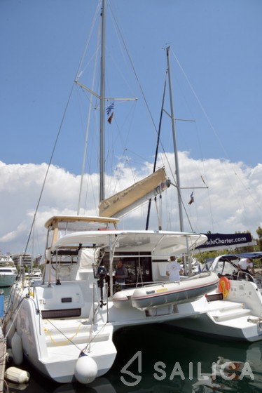 Lagoon 42 - Yacht Charter Sailica