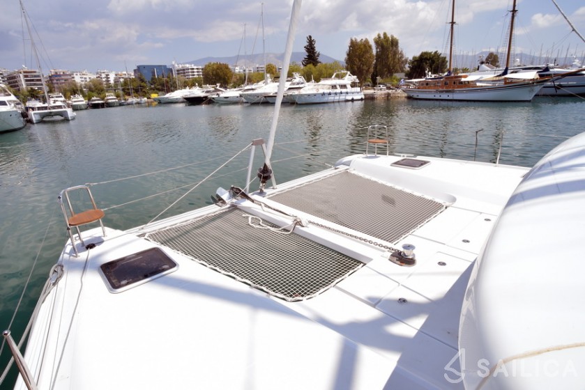 Lagoon 42 - Yacht Charter Sailica