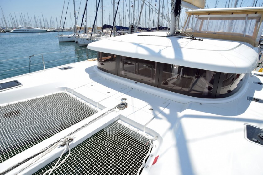 Lagoon 42 - Yacht Charter Sailica