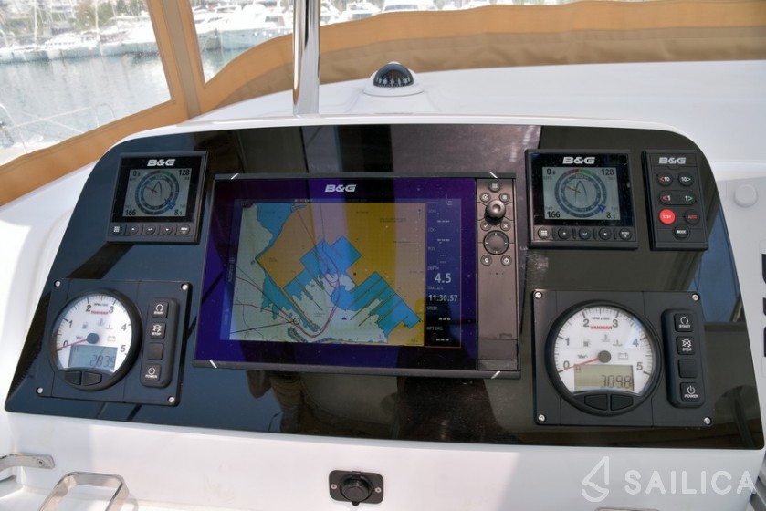 Lagoon 42 - Yacht Charter Sailica