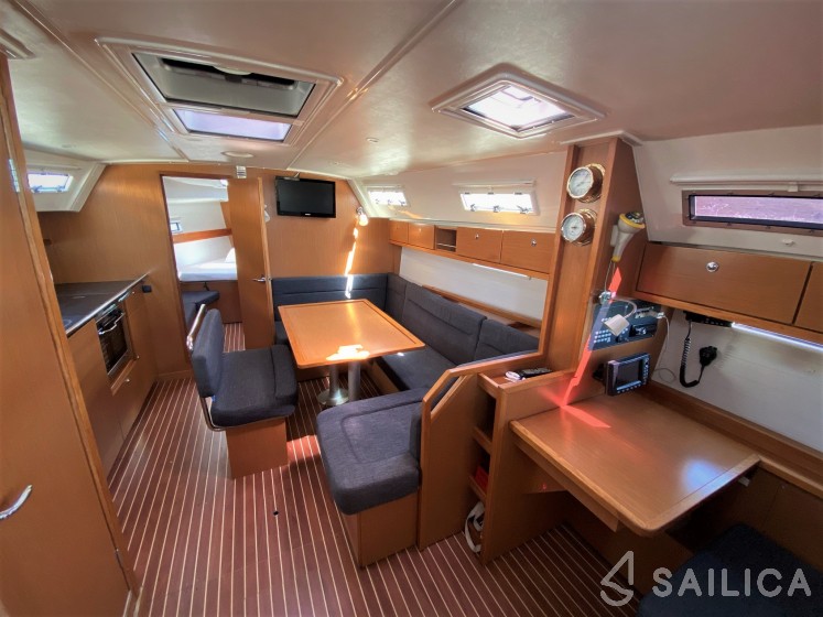 Bavaria 40 Cruiser - Yacht Charter Sailica