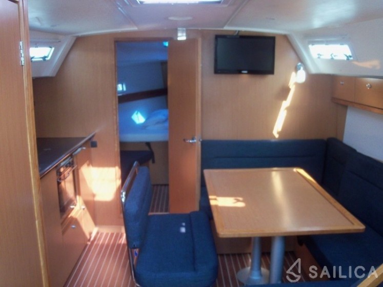 Bavaria 40 Cruiser - Yacht Charter Sailica