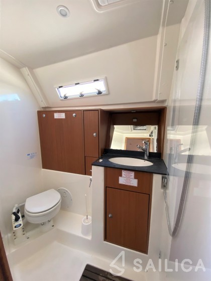 Bavaria 40 Cruiser - Yacht Charter Sailica