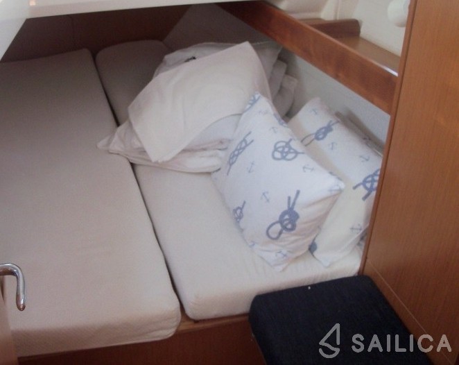 Bavaria 40 Cruiser - Yacht Charter Sailica