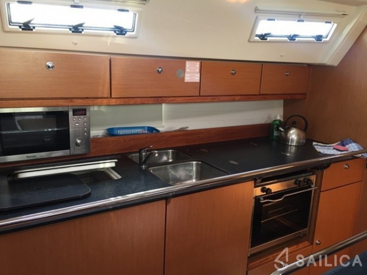 Bavaria 40 Cruiser - Yacht Charter Sailica