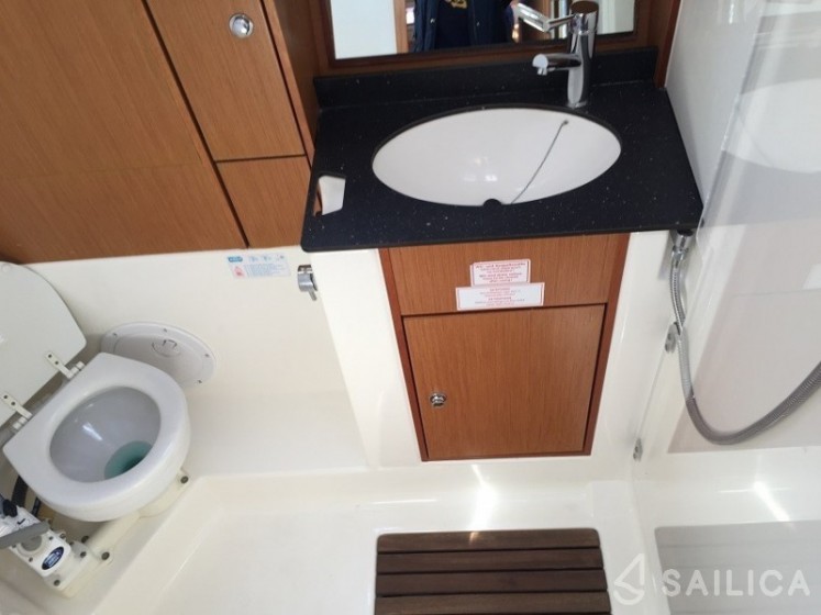 Bavaria 40 Cruiser - Yacht Charter Sailica