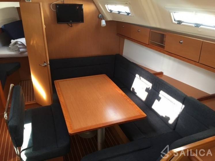 Bavaria 40 Cruiser - Yacht Charter Sailica