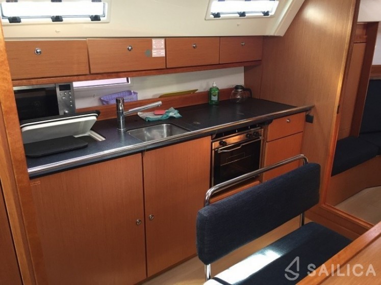 Bavaria 40 Cruiser - Yacht Charter Sailica