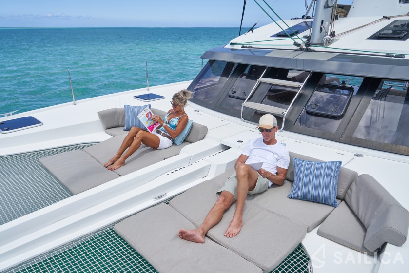 Nautitech 46 Fly - Yacht Charter Sailica