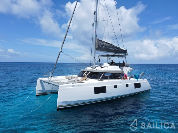 Nautitech 46 Fly - Yacht Charter Sailica