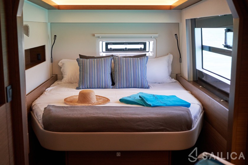 Nautitech 46 Fly - Yacht Charter Sailica