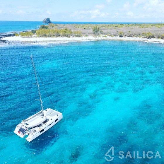 Nautitech 46 Fly - Yacht Charter Sailica