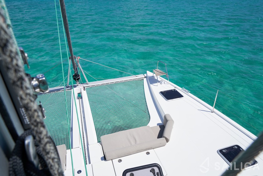 Nautitech 46 Fly - Yacht Charter Sailica