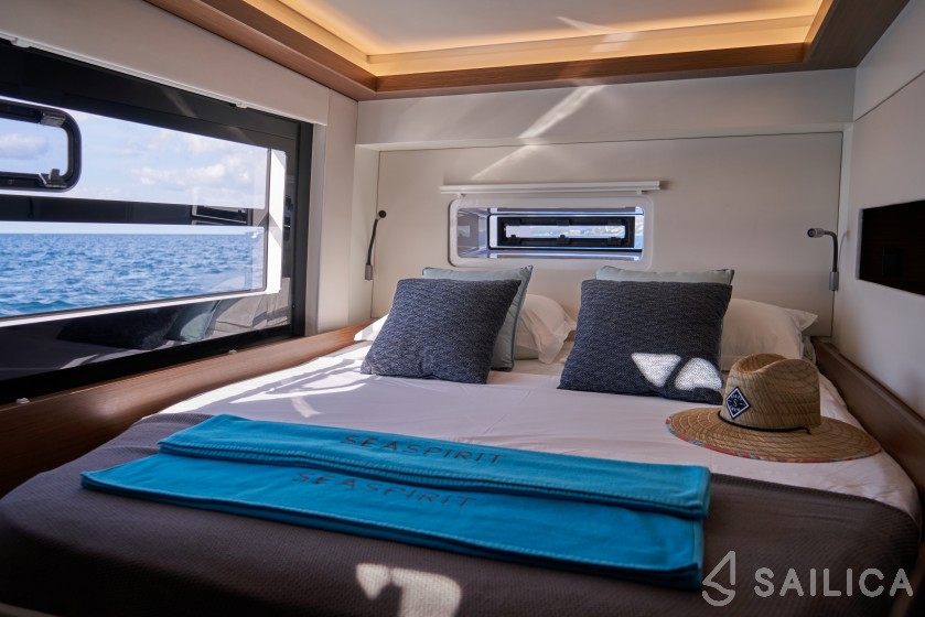 Nautitech 46 Fly - Yacht Charter Sailica