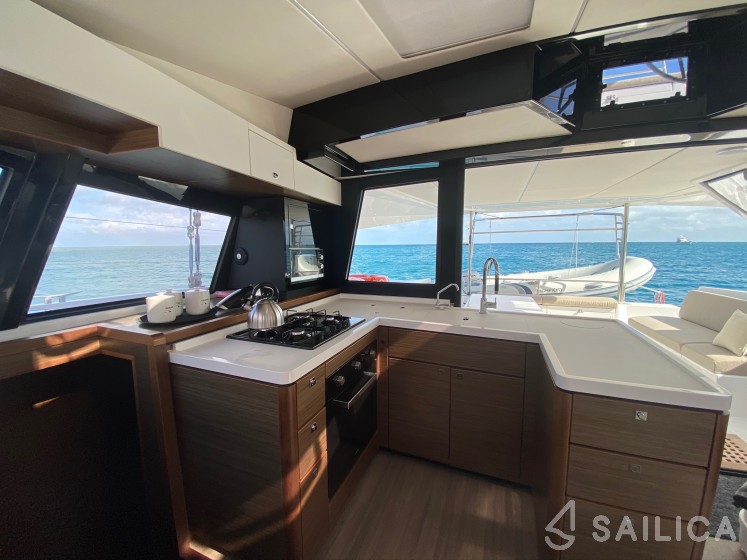 Nautitech 46 Fly - Yacht Charter Sailica