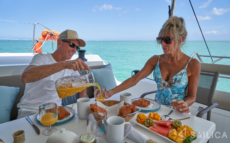 Nautitech 46 Fly - Yacht Charter Sailica