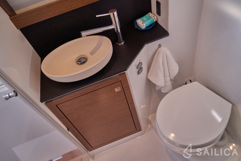 Nautitech 46 Fly - Yacht Charter Sailica