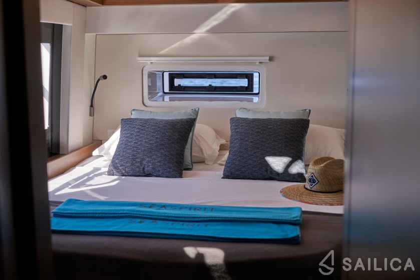Nautitech 46 Fly - Yacht Charter Sailica