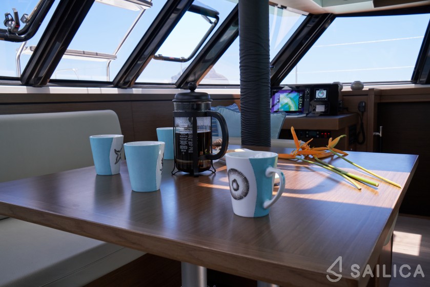 Nautitech 46 Fly - Yacht Charter Sailica