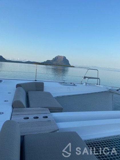 Nautitech 46 Fly - Yacht Charter Sailica