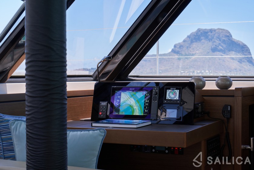 Nautitech 46 Fly - Yacht Charter Sailica