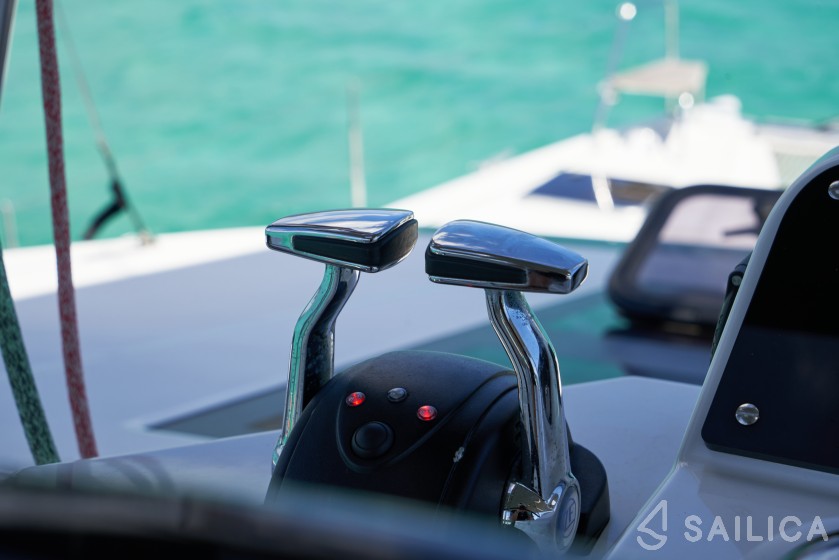 Nautitech 46 Fly - Yacht Charter Sailica