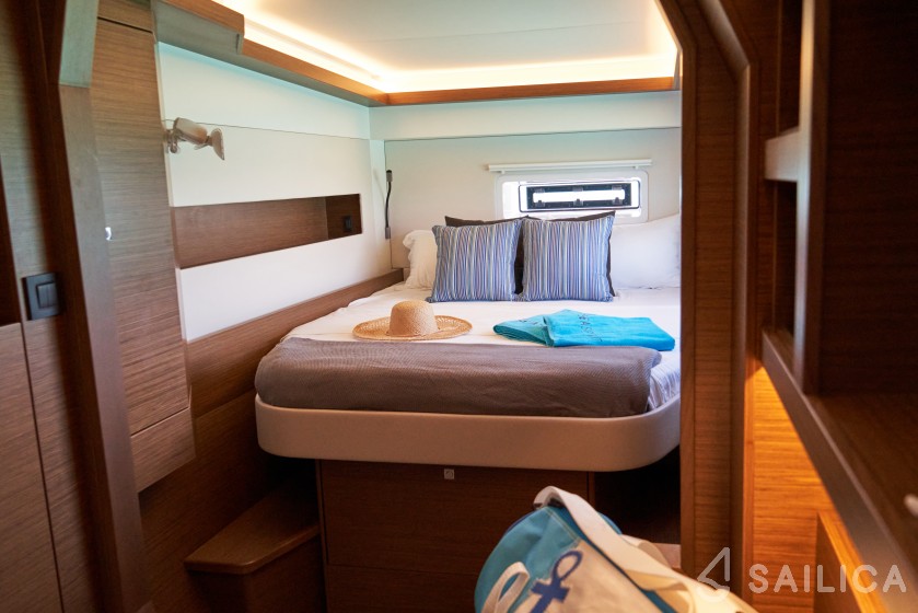 Nautitech 46 Fly - Yacht Charter Sailica