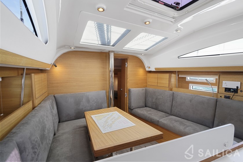 Elan 40.1 - Yacht Charter Sailica
