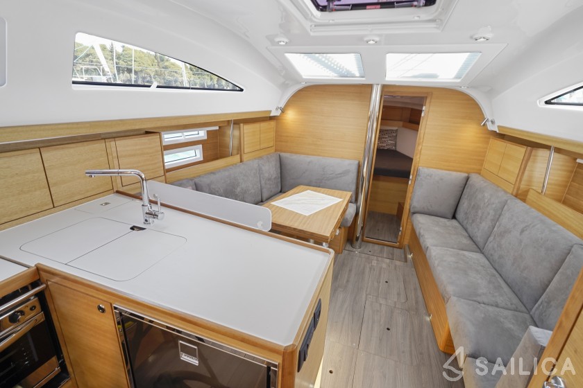 Elan 40.1 - Yacht Charter Sailica
