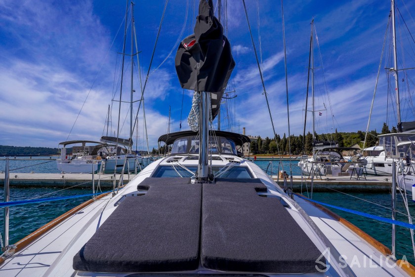 Elan 40.1 - Yacht Charter Sailica