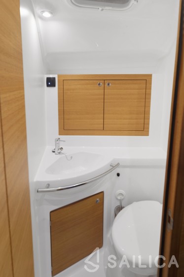 Elan 40.1 - Yacht Charter Sailica