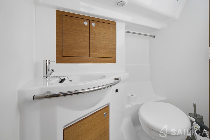 Elan 40.1 - Yacht Charter Sailica