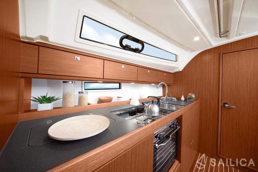 Bavaria 41 Cruiser - Yacht Charter Sailica